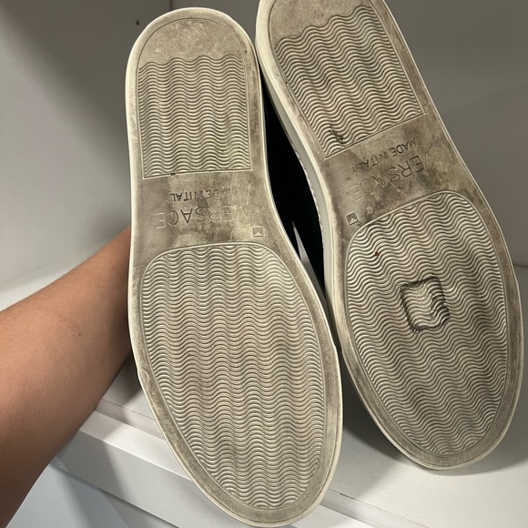 Versace - Picture 5 of 6